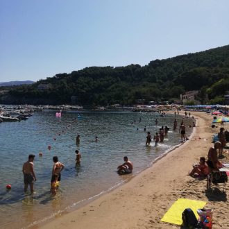 Scopri-Palinuro-La-Spiaggia-Del-Porto